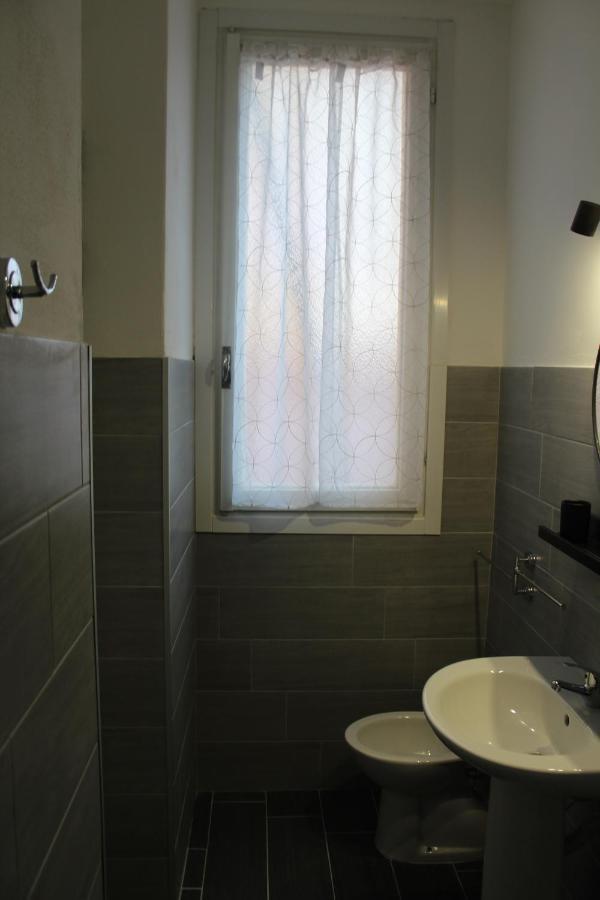 B&B Red House Garlate Kültér fotó