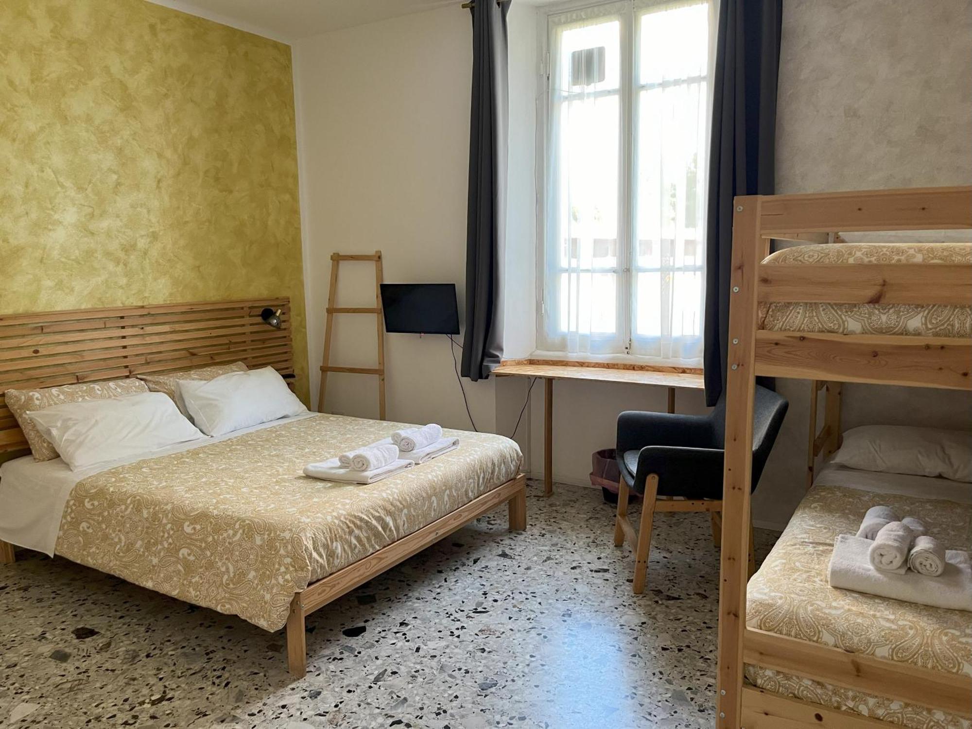 B&B Red House Garlate Kültér fotó