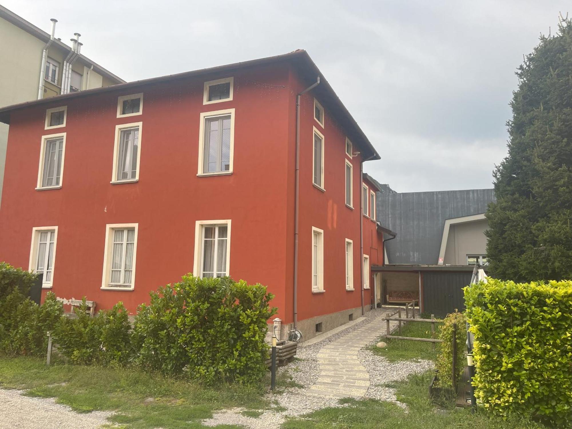 B&B Red House Garlate Kültér fotó